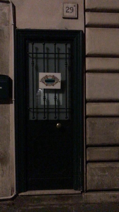רומא Flann O'Brien Rooms מראה חיצוני תמונה